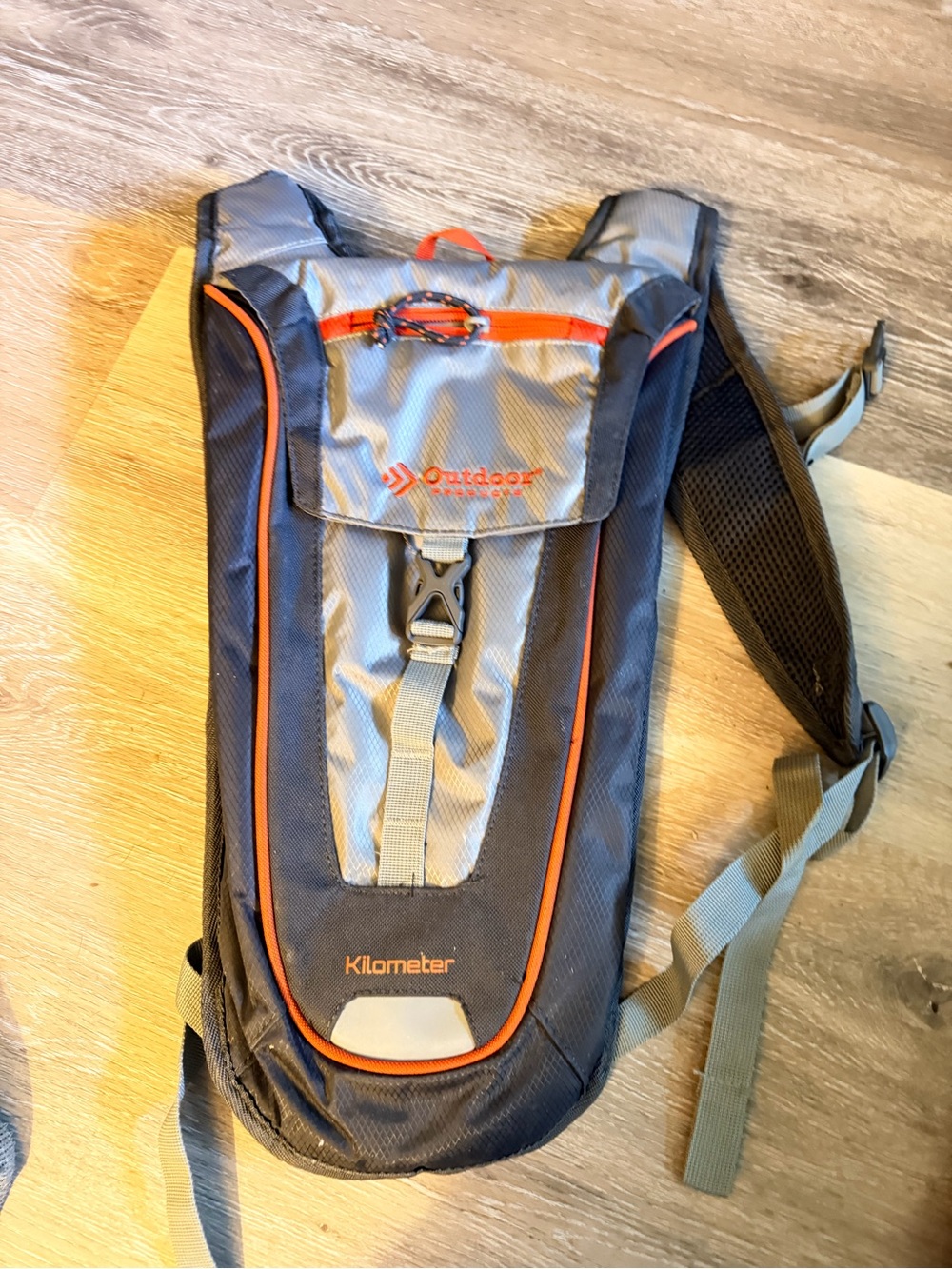 Kilometre Men's Hydration Backpack - Gray & Orange